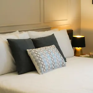 https://mazzinis-rooms.emilia-romagnahotels.net